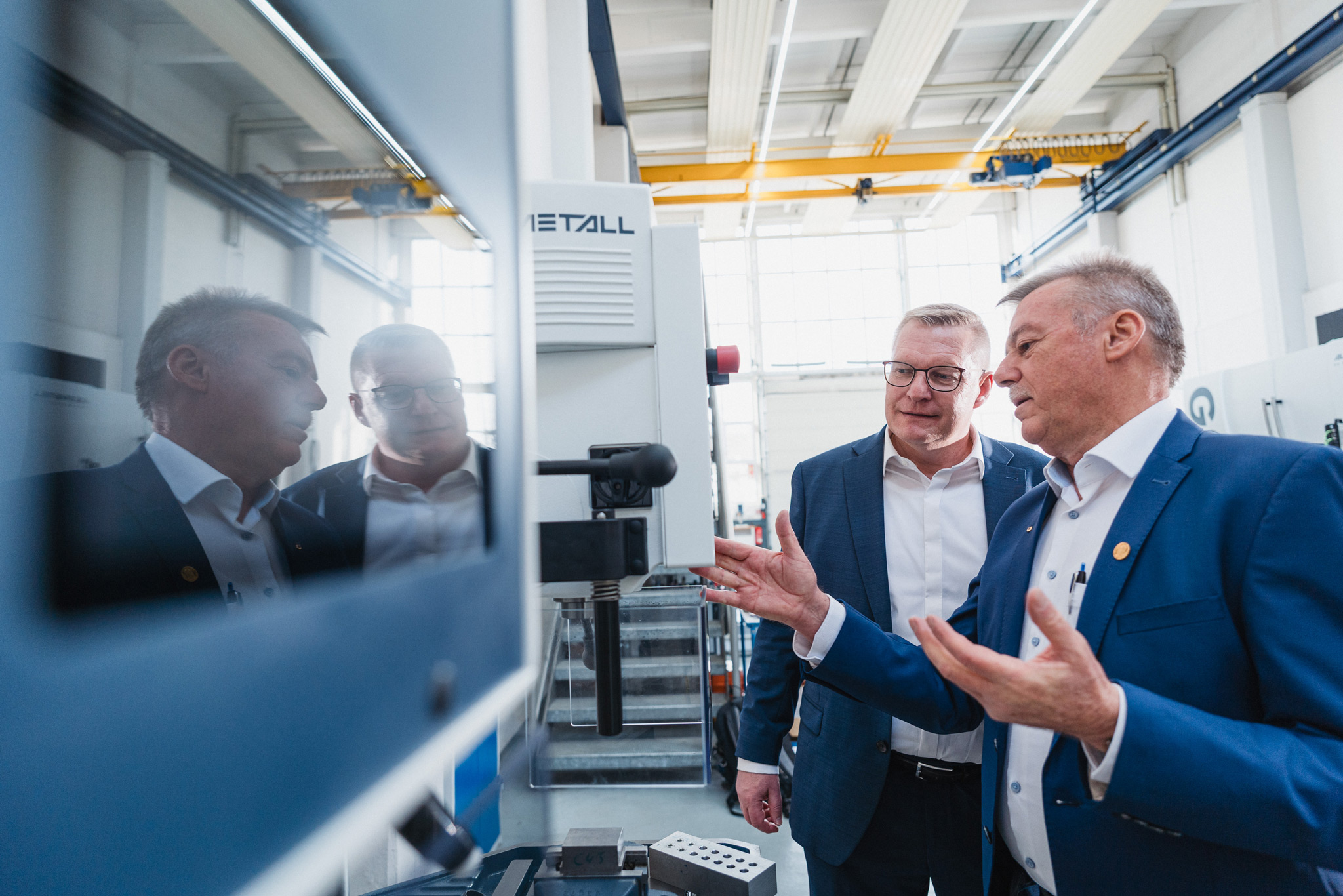 Landratskandidat Martin Lackner bei Alzmetall – Businessfotografie und Industriekampagne in Traunstein