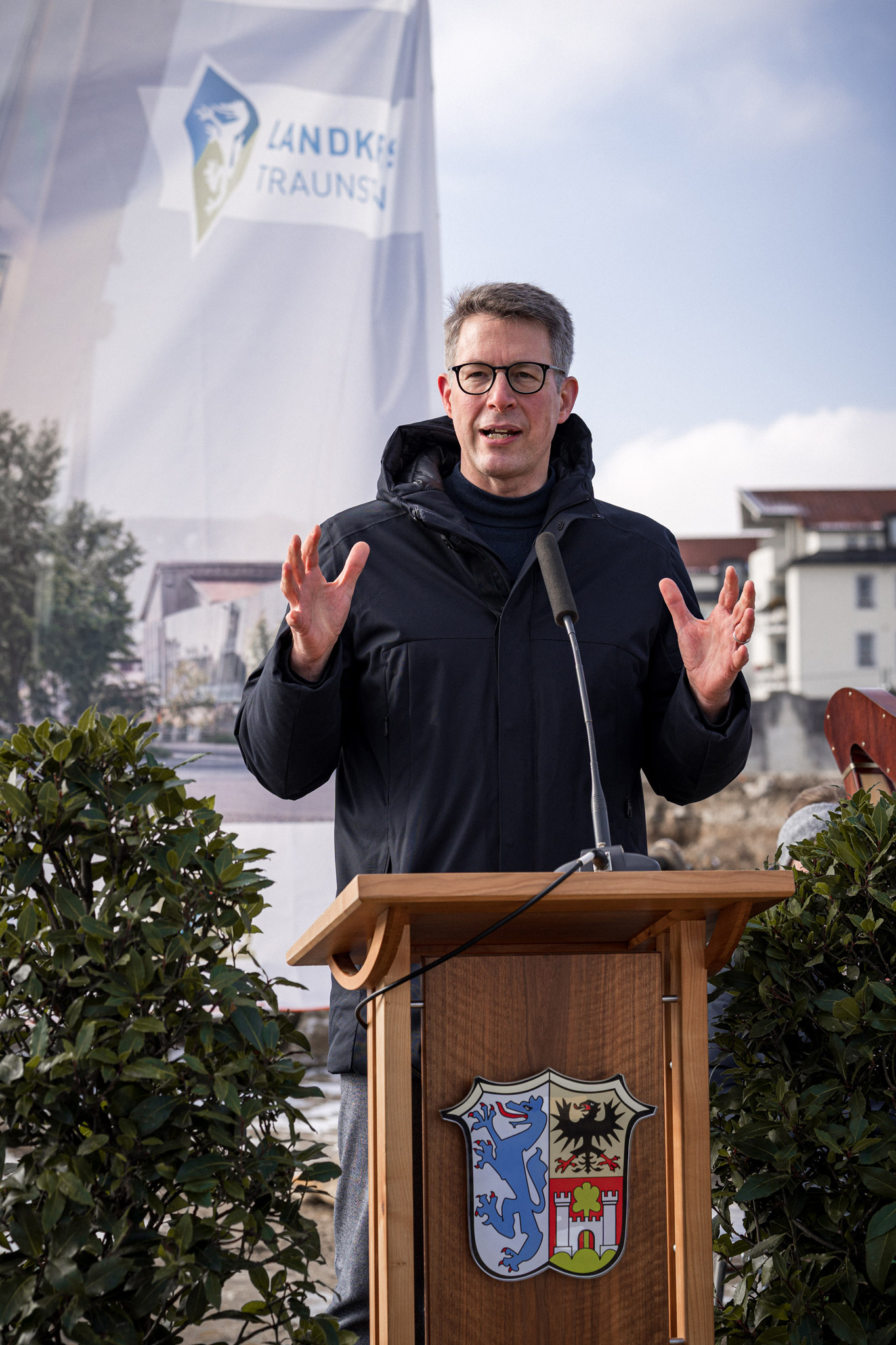 Bayerns Wissenschaftsminister Markus Blume beim Spatenstich Campus Chiemgau – Eventfotografie Traunstein